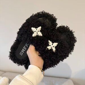 SMFK fluffy slippers